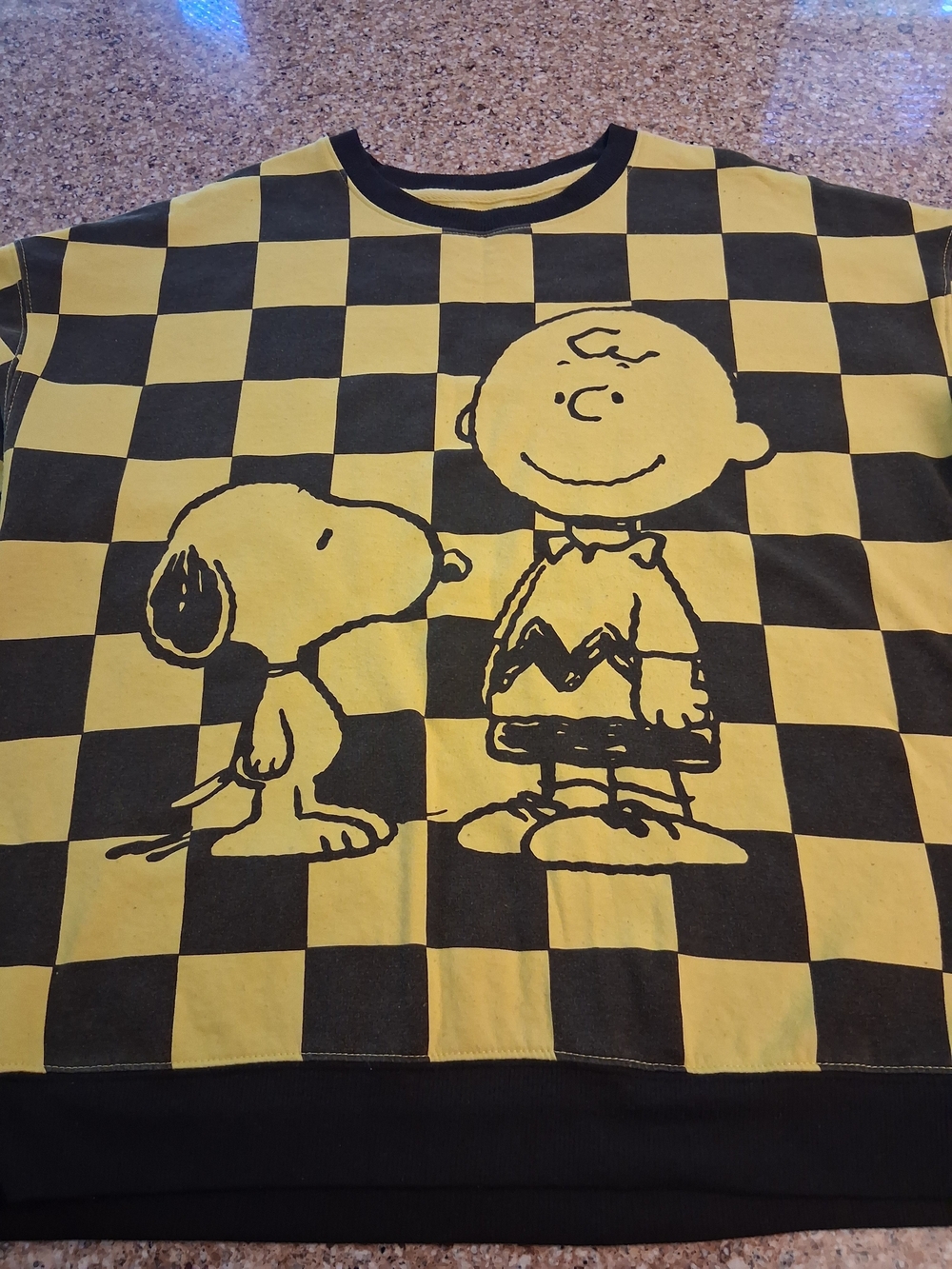 Peanuts Yellow and Black Checkerboard Crewneck with Snoopy & Charlie Brown - Picture 2 of 11